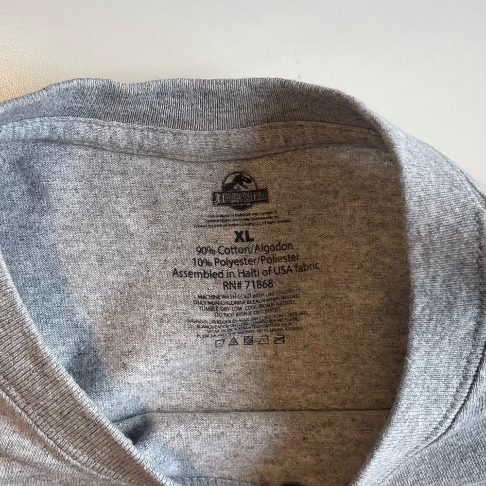 Jurassic World Tee - T-Rex & Heavy - Size XL - Picture 10 of 10